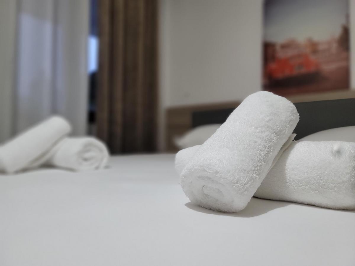 G&K Garden Hotel Берат Екстериор снимка