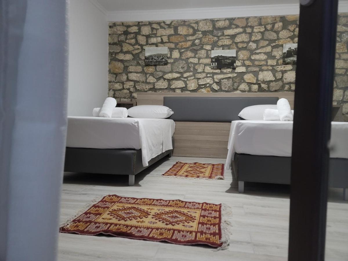 G&K Garden Hotel Берат Екстериор снимка