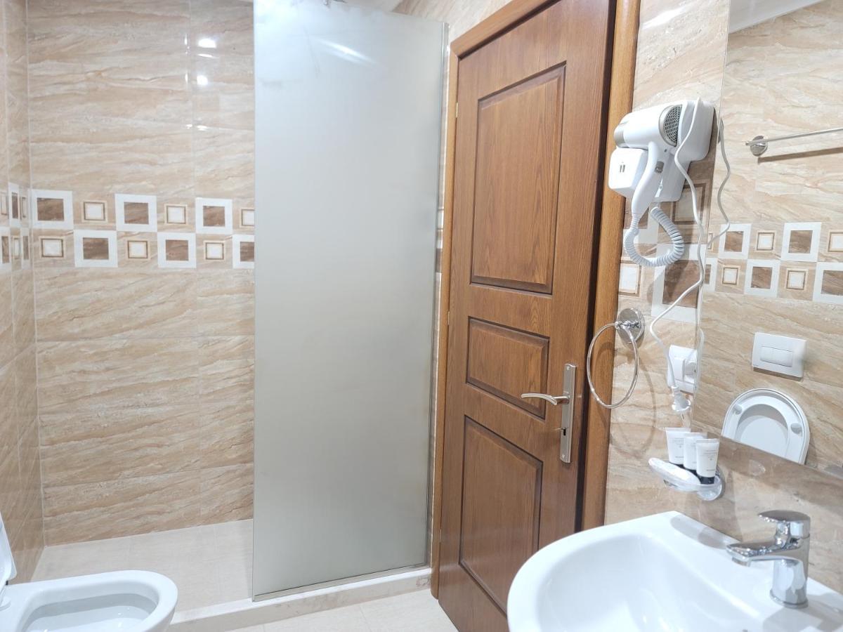G&K Garden Hotel Берат Екстериор снимка